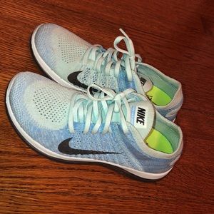 Nike Free 4.0 Flyknit Running Sneakers
